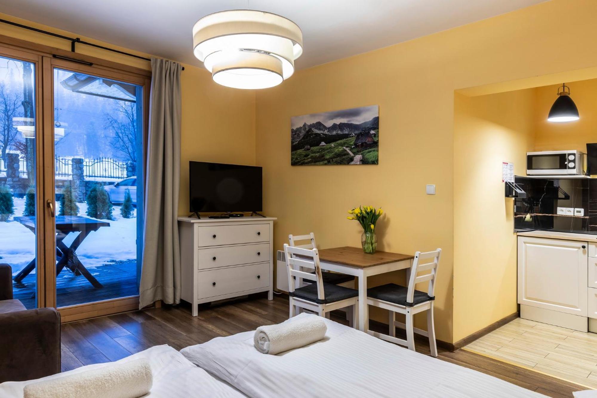 Udanypobyt Apartamenty Przy Dolinach A I B コシチェリスコ エクステリア 写真